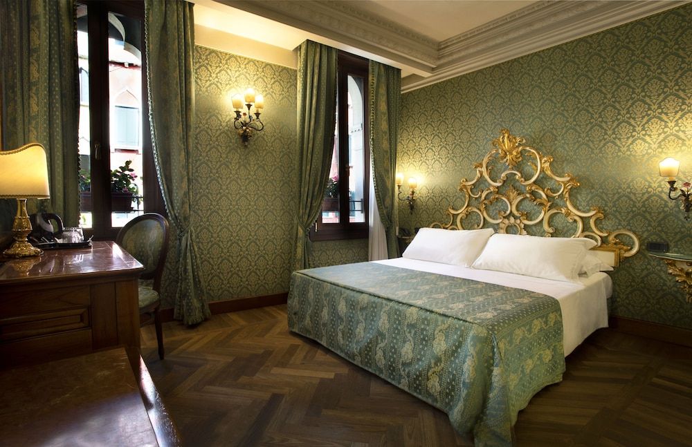 Palazzina Veneziana Superior Room, Canal View 2