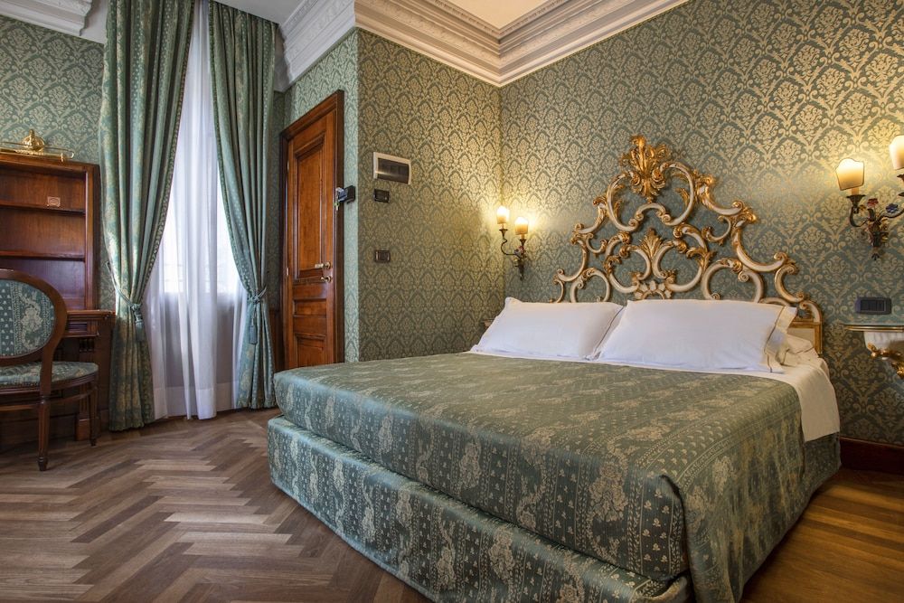 Palazzina Veneziana Superior Room, Canal View 3