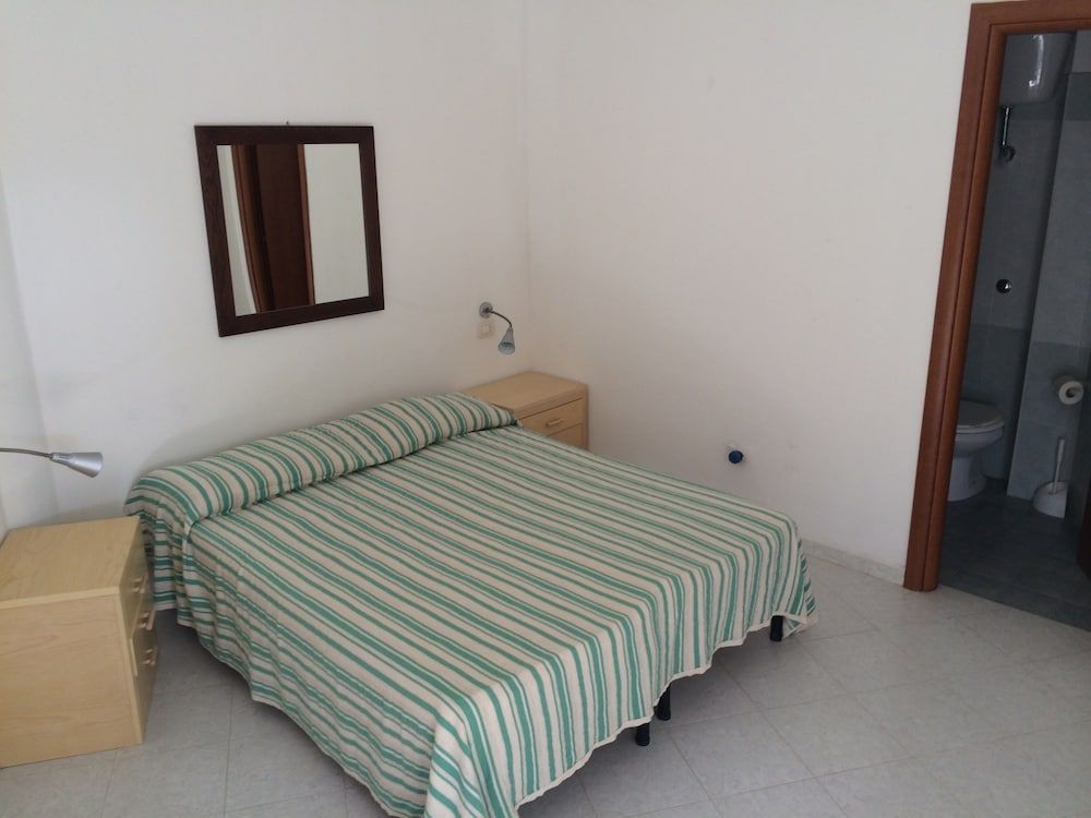 Family Room, 2 Bedrooms