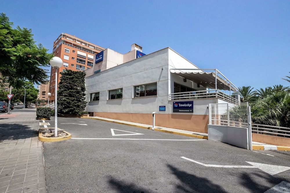 undefined Travelodge Alicante Puerto 5