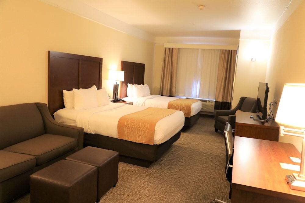 Suite, 2 Queen Beds, Accessible, Non Smoking