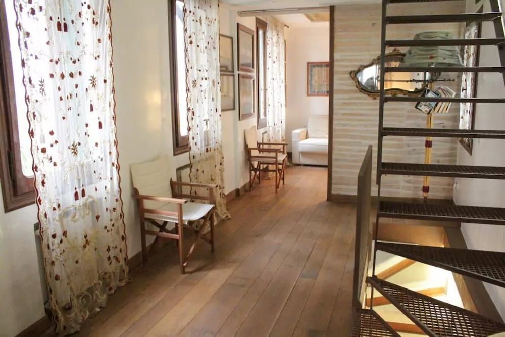 Venetian House With Terrace House 16