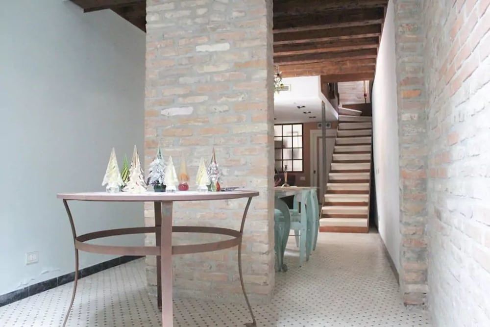 Venetian House With Terrace House 18