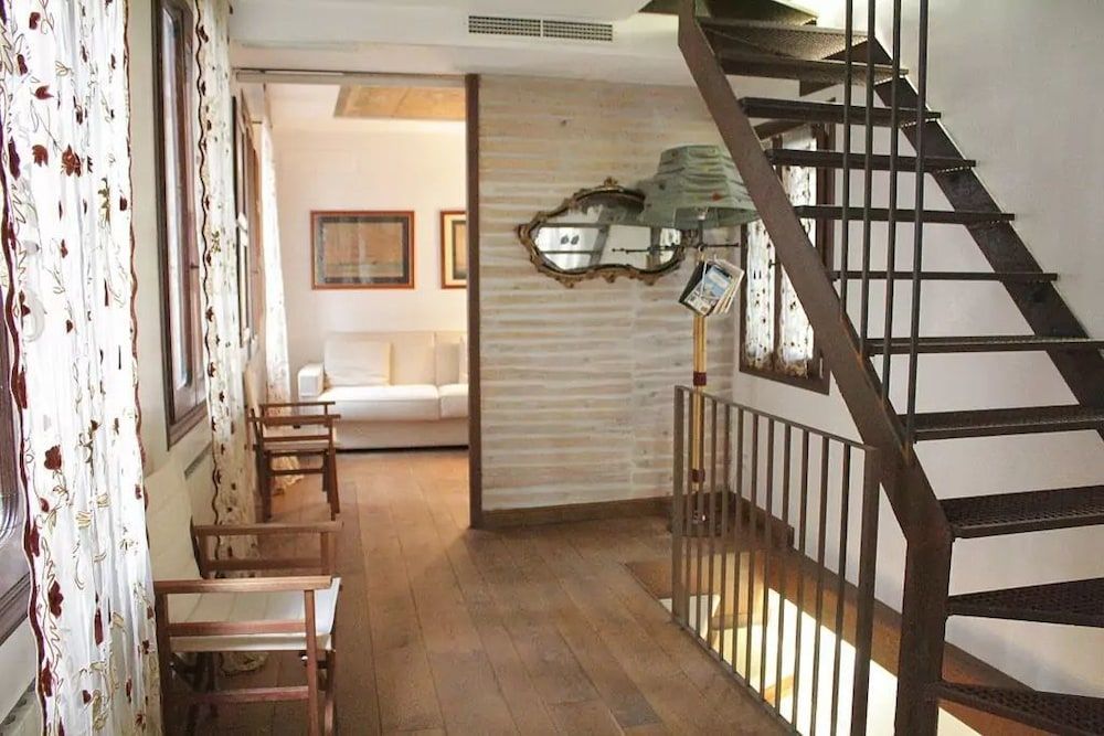 Venetian House With Terrace House 15