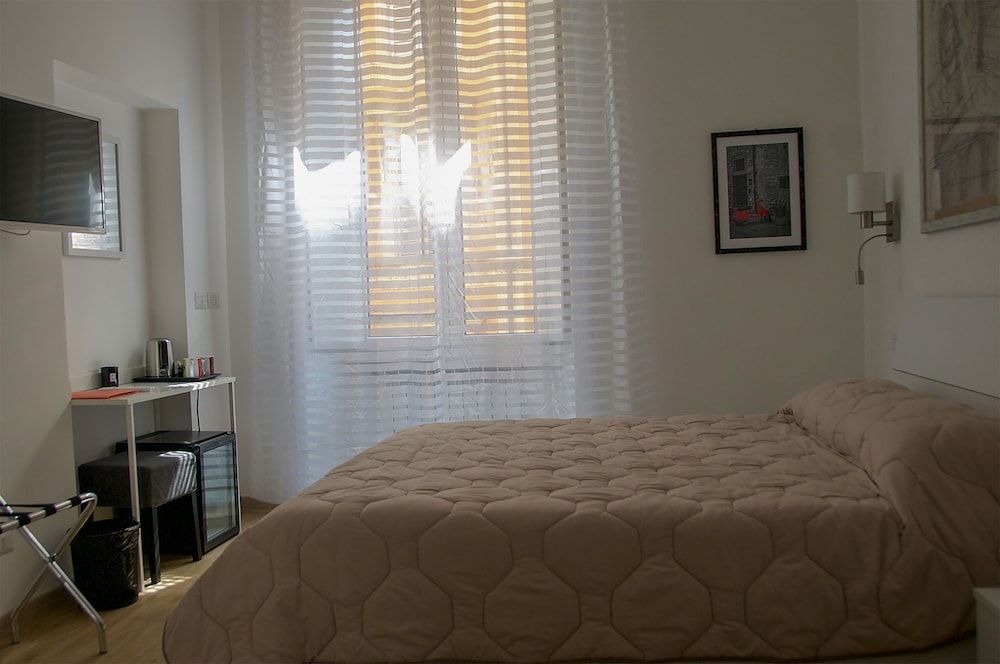 undefined Roma Vespahouse 2