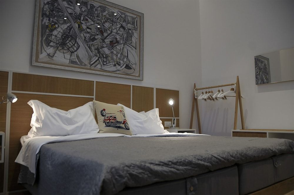 undefined Roma Vespahouse 9