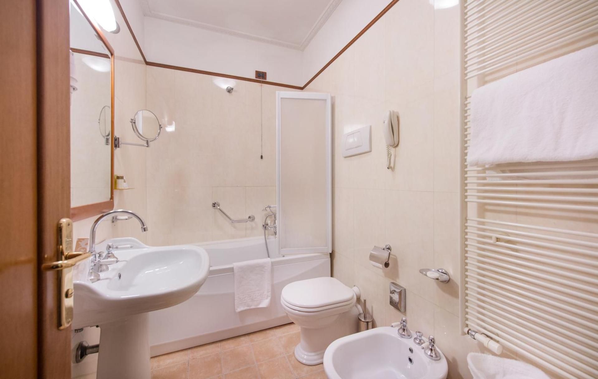 undefined Strozzi Palace Hotel 10