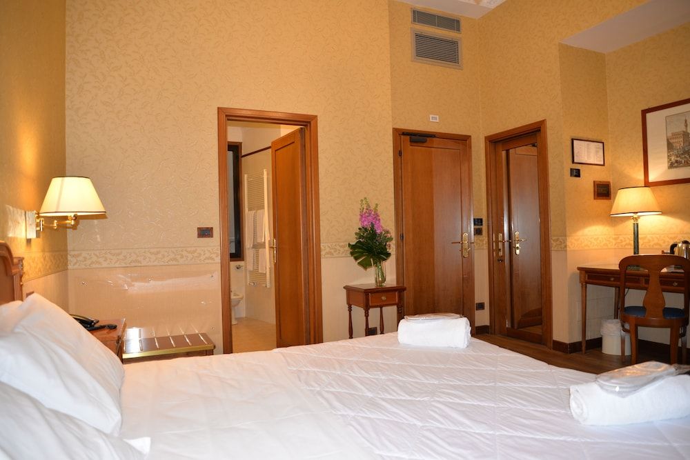 Strozzi Palace Hotel Standard Double Room 2