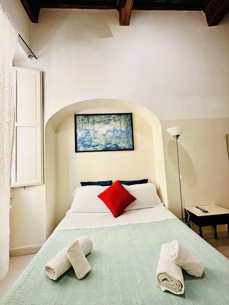 Il Gattopardo Basic Double or Twin Room, Shared Bathroom 6