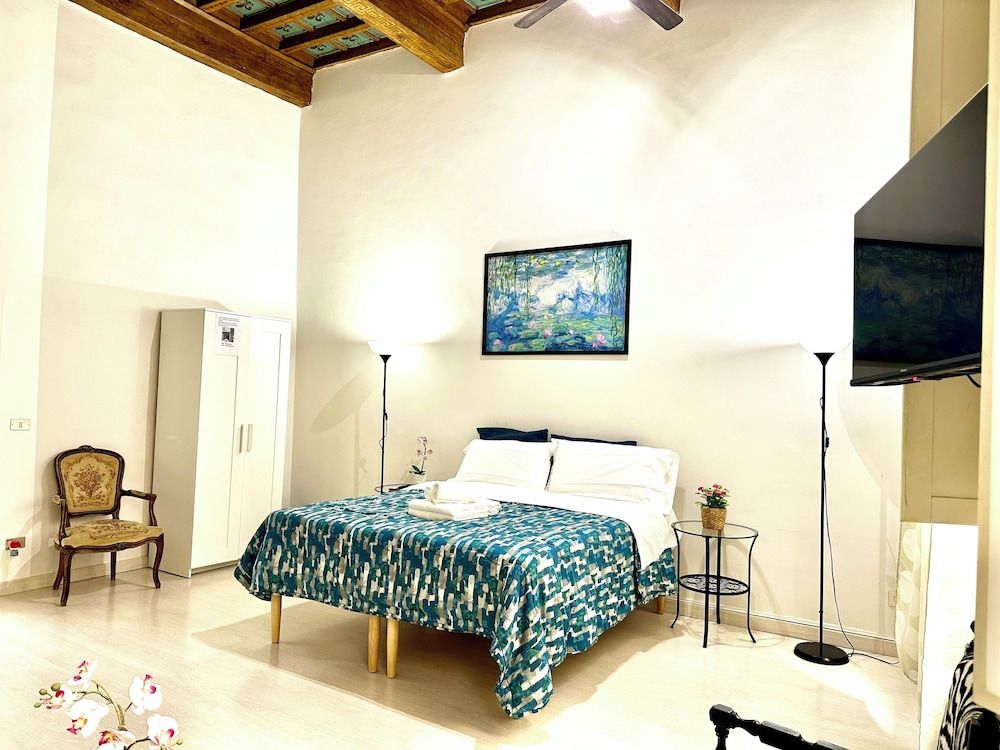 Il Gattopardo Basic Double or Twin Room, Shared Bathroom 7