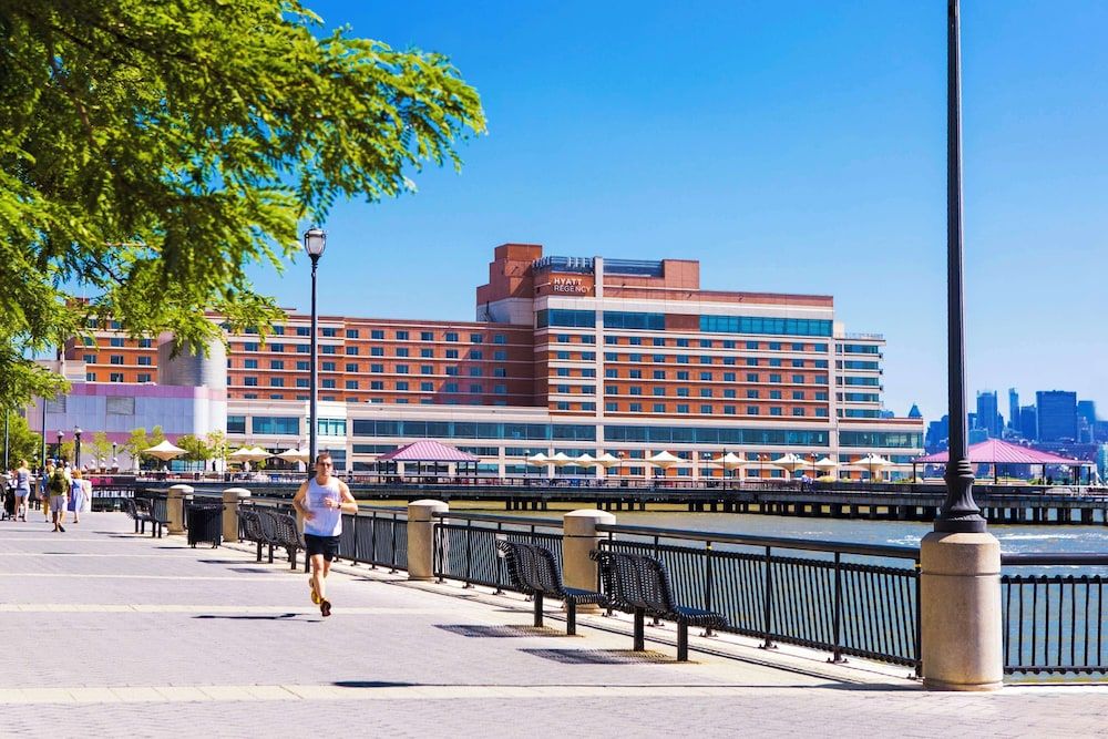 undefined Hyatt Regency Jersey City on the Hudson 3