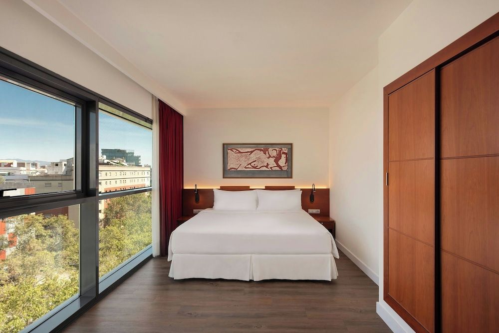 Four Points By Sheraton Barcelona Diagonal Room, 1 King Bed, Corner 3