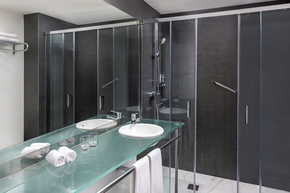 Four Points By Sheraton Barcelona Diagonal Room, 1 King Bed, Corner 5