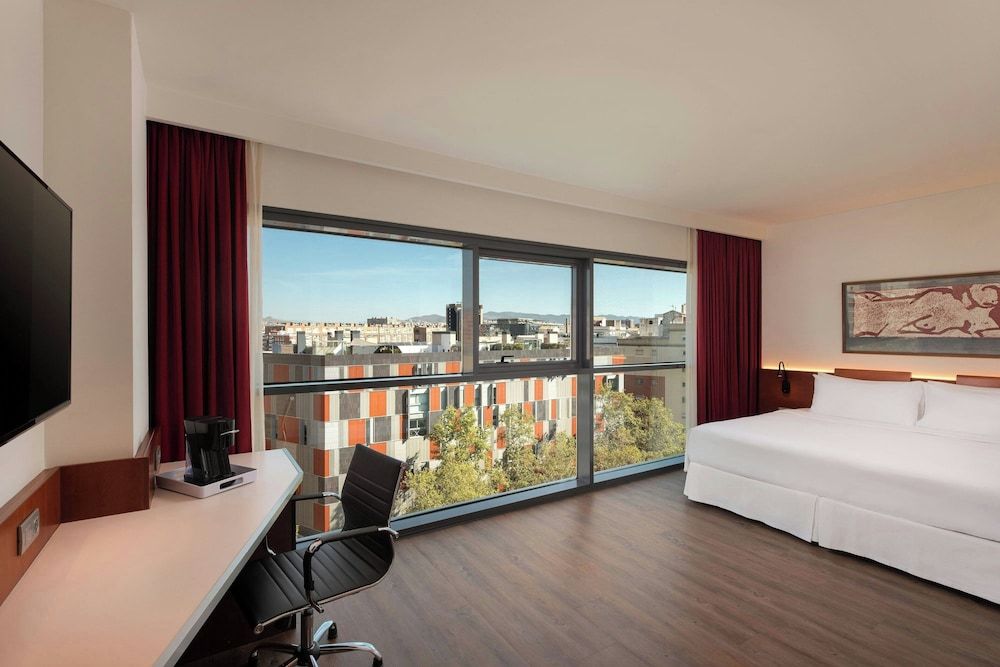 Four Points By Sheraton Barcelona Diagonal Room, 1 King Bed, Corner 2