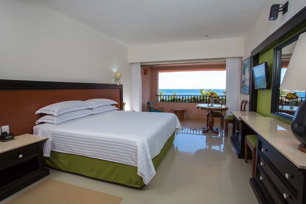 Barceló Huatulco - All Inclusive Deluxe Room, Ocean View (Premium Level) 4