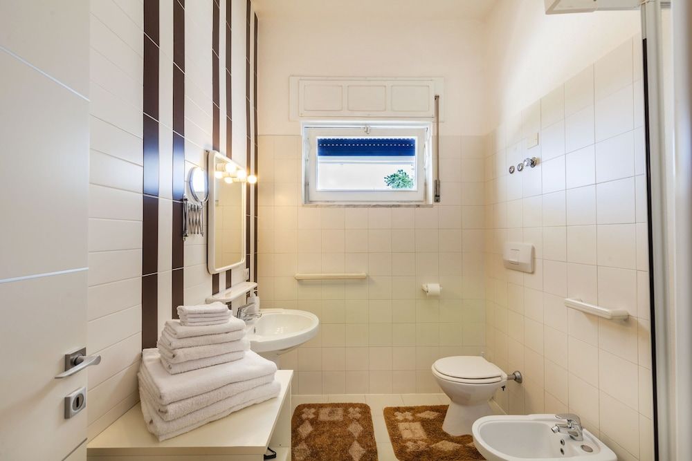 Abitare in Vacanza Superior Apartment, 1 Bedroom, Sea View 2