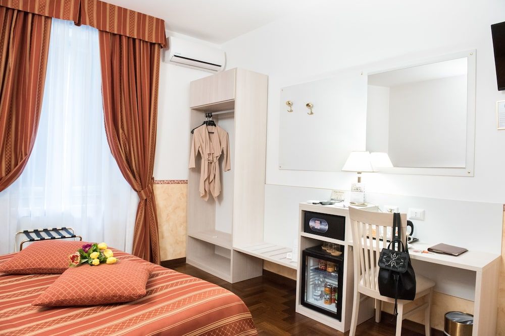 Domus Giulia Classic Double Room 5