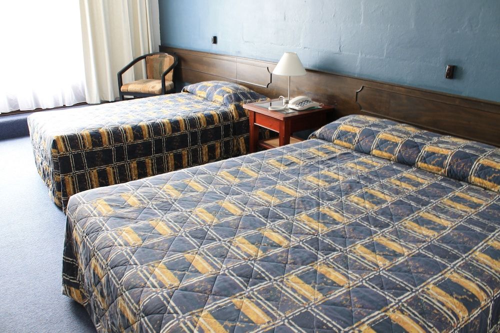 West Coaster Motel Standard Queen & Single, Top Floor