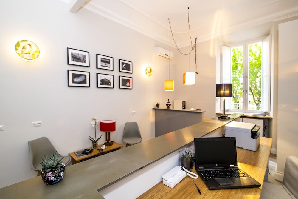 Concierge desk