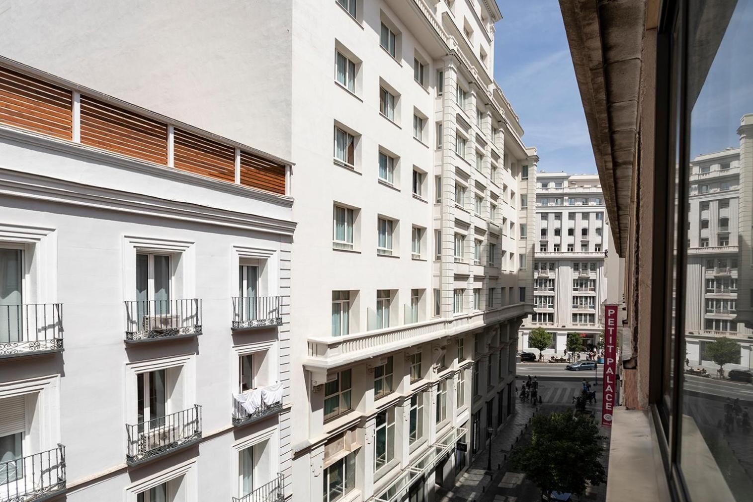 undefined Petit Palace Cliper Gran Vía 6