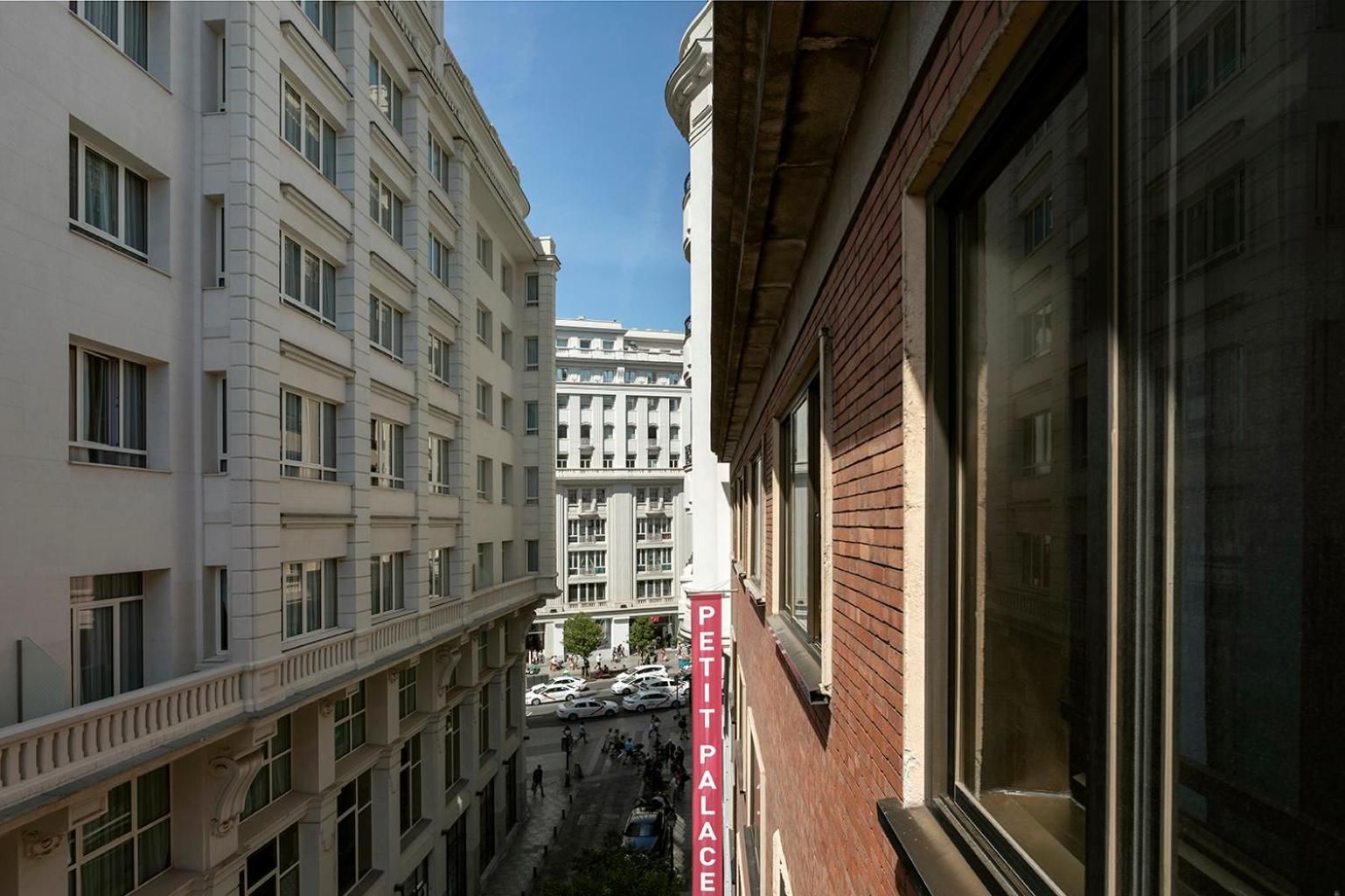 undefined Petit Palace Cliper Gran Vía 5