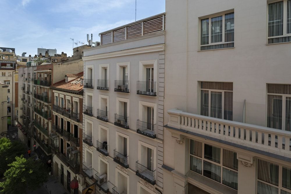 undefined Petit Palace Cliper Gran Vía 2