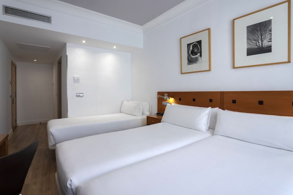 undefined Petit Palace Cliper Gran Vía 8