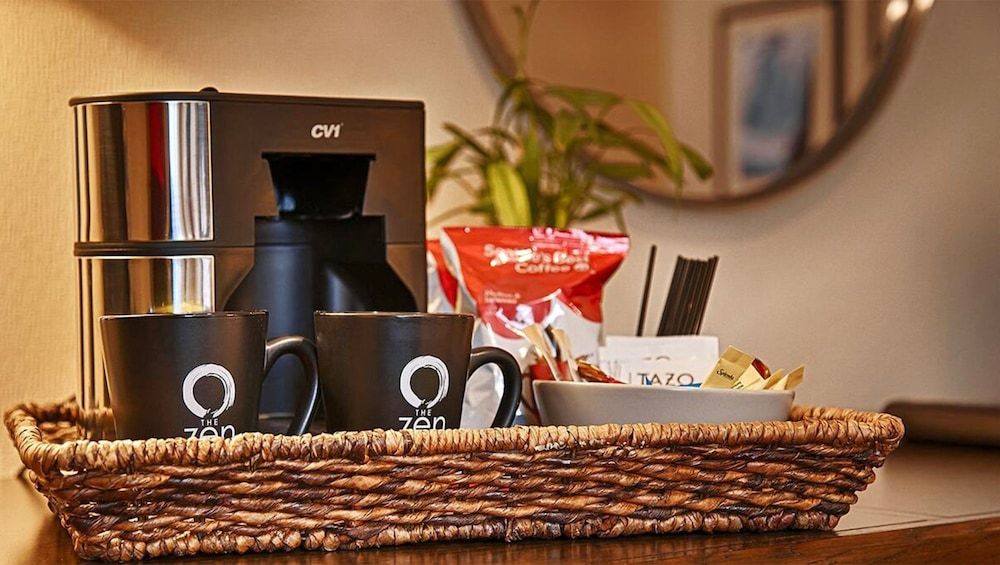 The Zen Hotel Palo Alto Suite, 1 King Bed with Sofa bed, Non Smoking, Refrigerator & Microwave 3