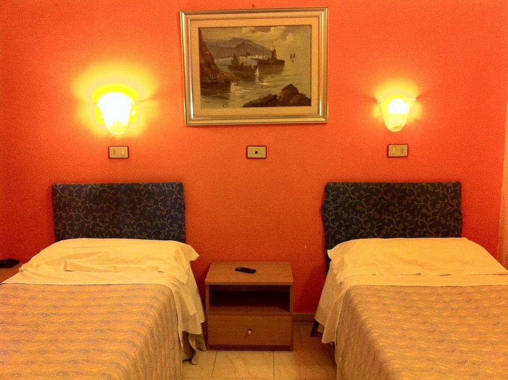 Hotel Pensione Romeo Double or Twin Room 5