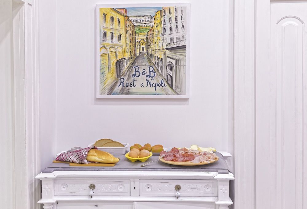 undefined B&B Rest a Napoli 9
