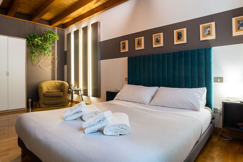 Castelmenardo39 Family Room, 2 Bedrooms 4