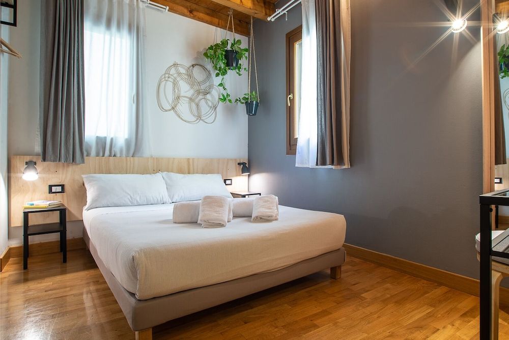 Castelmenardo39 Family Room, 2 Bedrooms 3