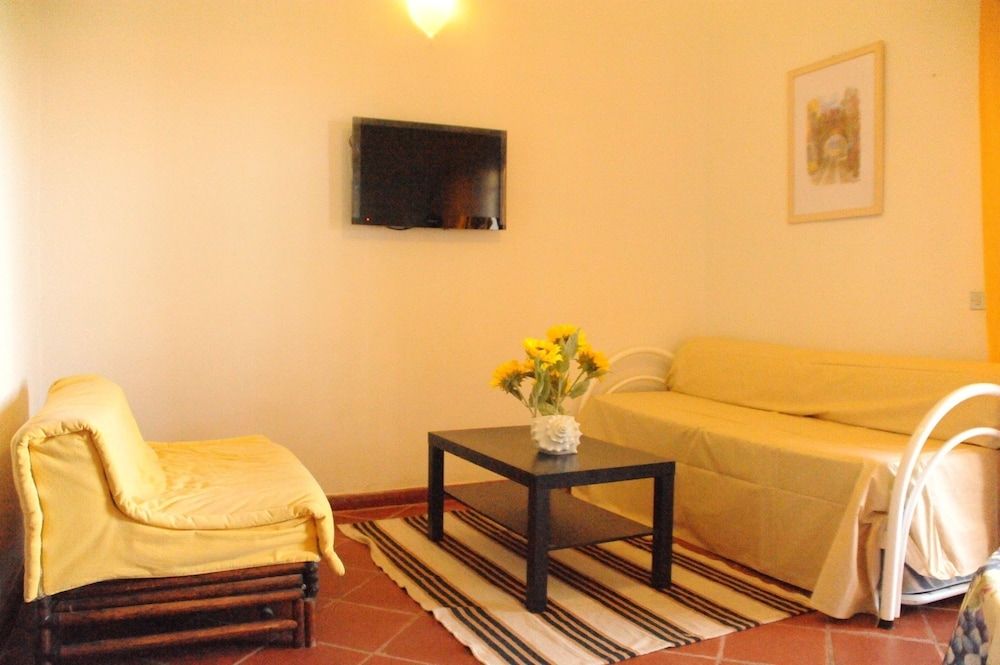 Apartment, Pool Access (Bricola)
