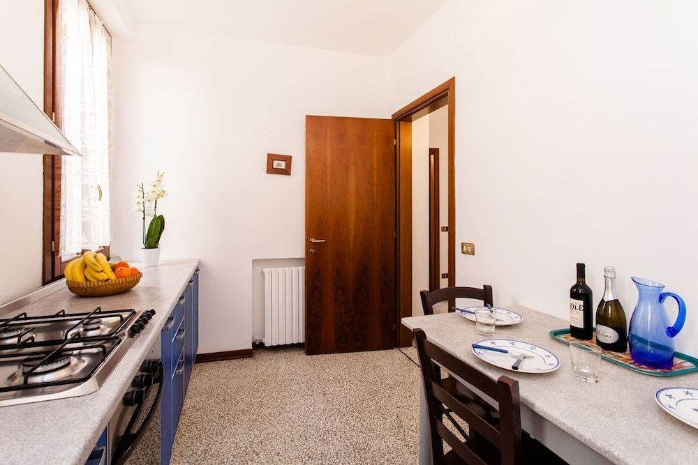 Prince Apartments Deluxe Apartment 13