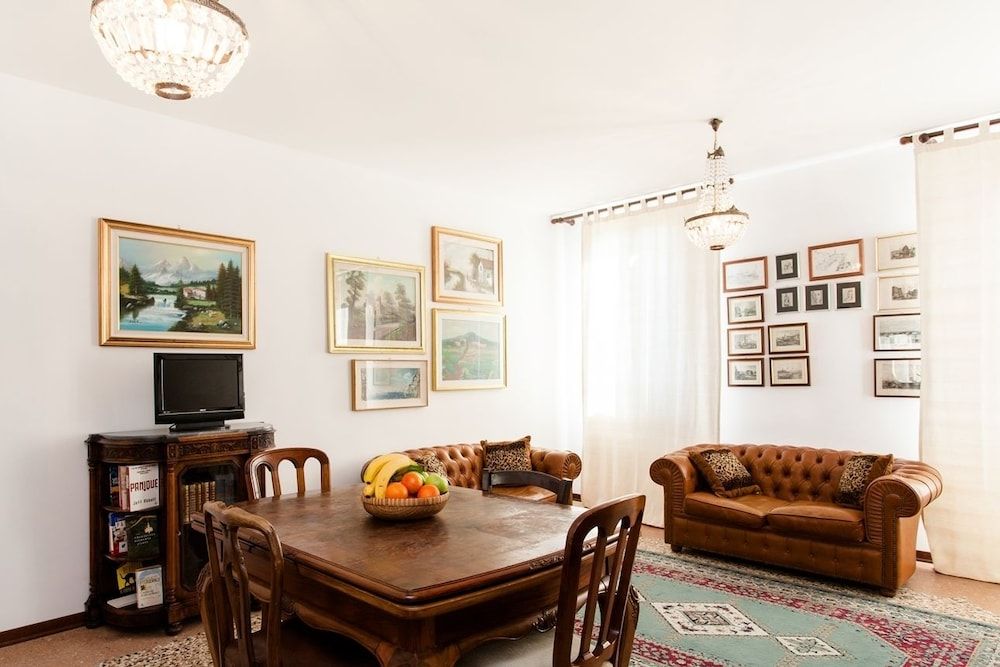 Prince Apartments Deluxe Apartment 16