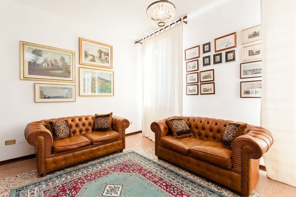 Prince Apartments Deluxe Apartment 21