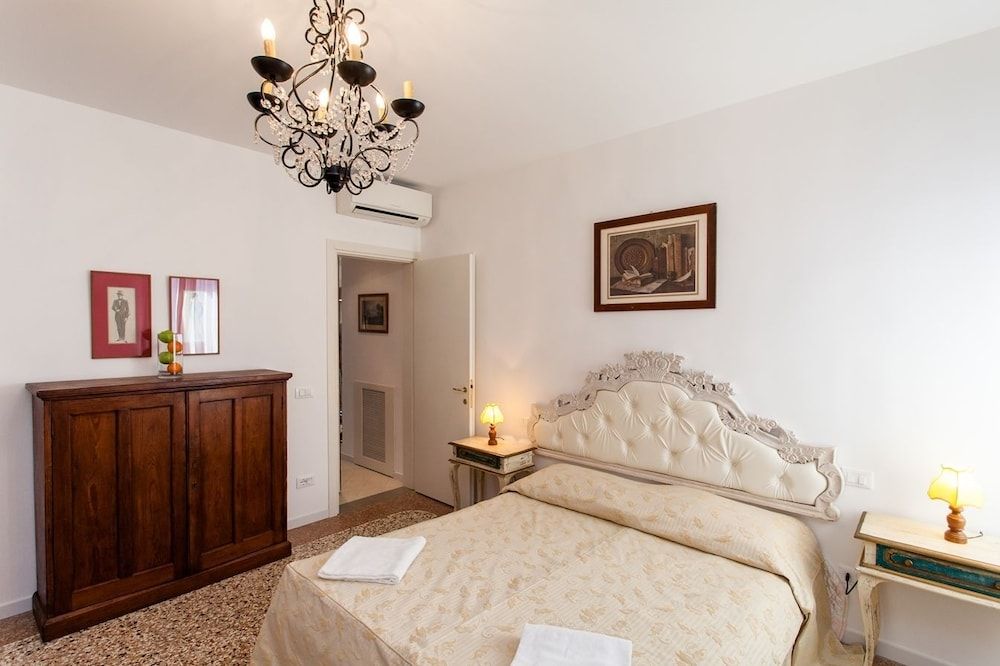 Prince Apartments Superior Apartment 7