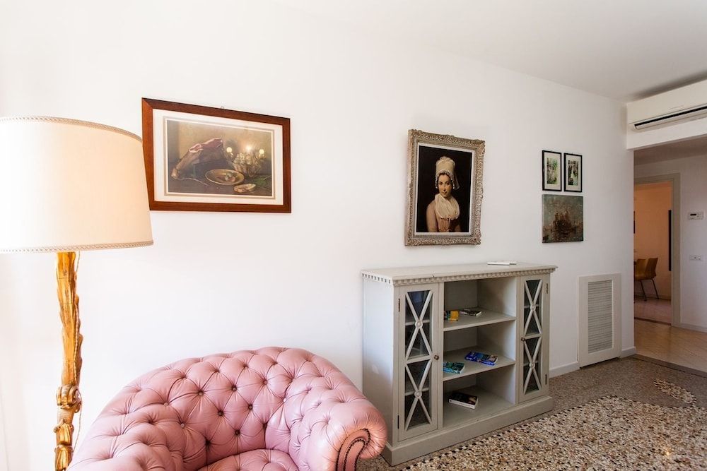 Prince Apartments Superior Apartment 24