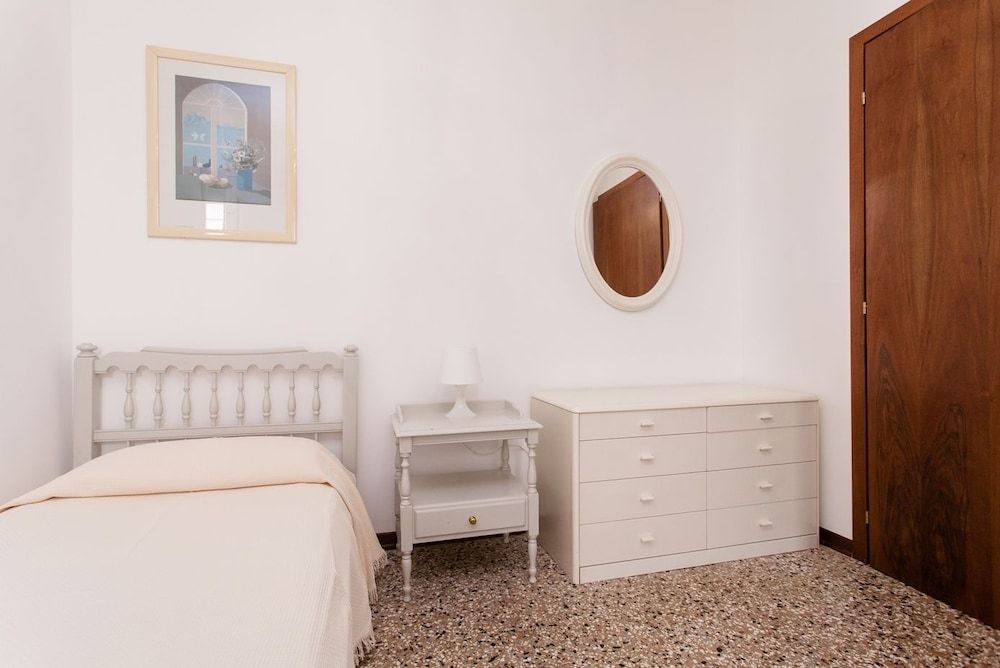 Prince Apartments Deluxe Apartment 11