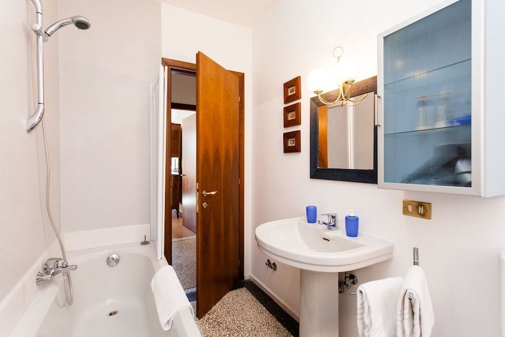 Prince Apartments Deluxe Apartment 8