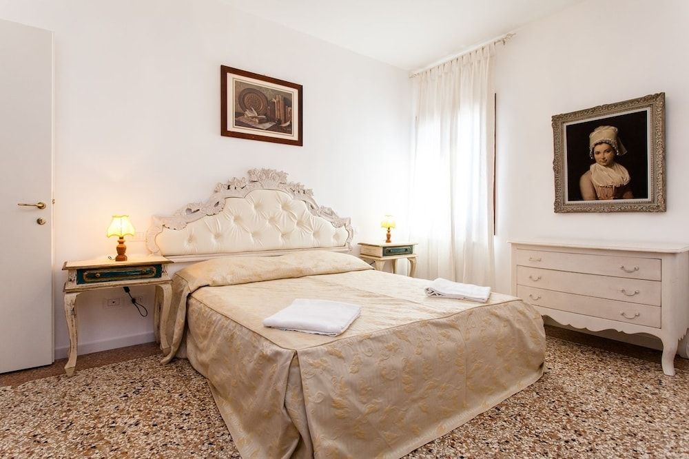 Prince Apartments Superior Apartment