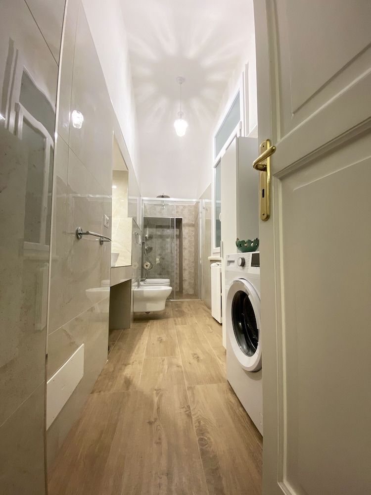 Palazzo Bianchi Domus Holidays Deluxe Apartment, Garden View 9