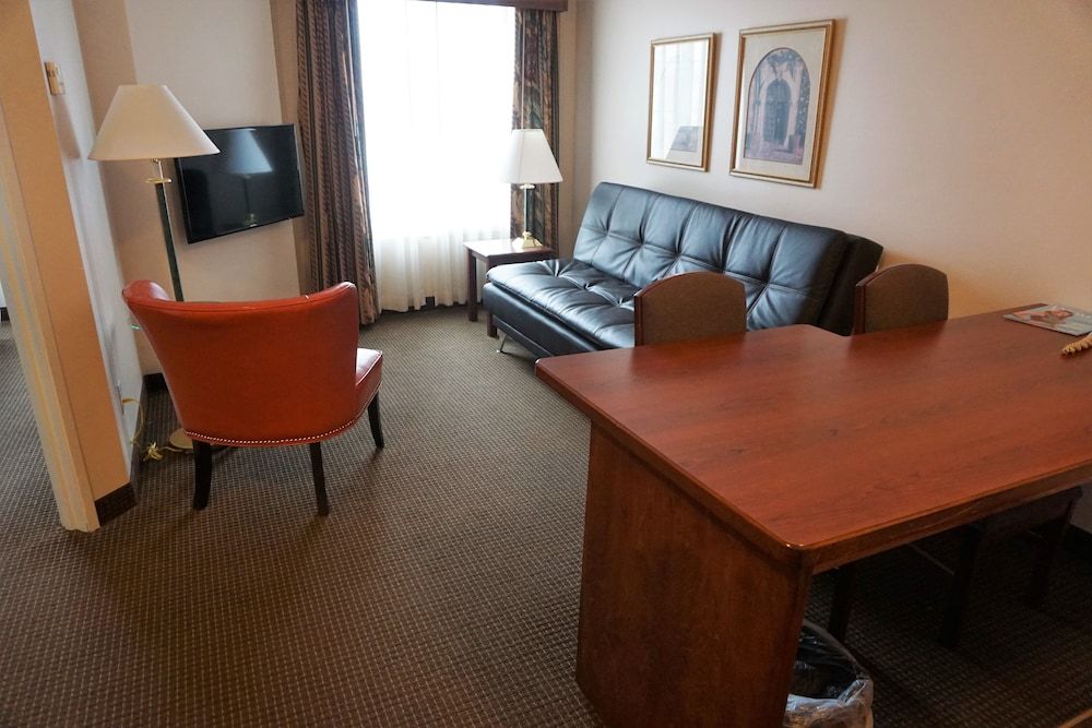 River Hills Hotel Suite, 1 Bedroom, Non Smoking 9