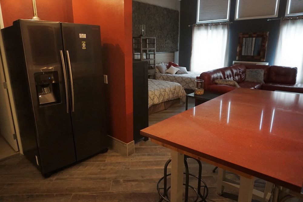 River Hills Hotel Penthouse 3