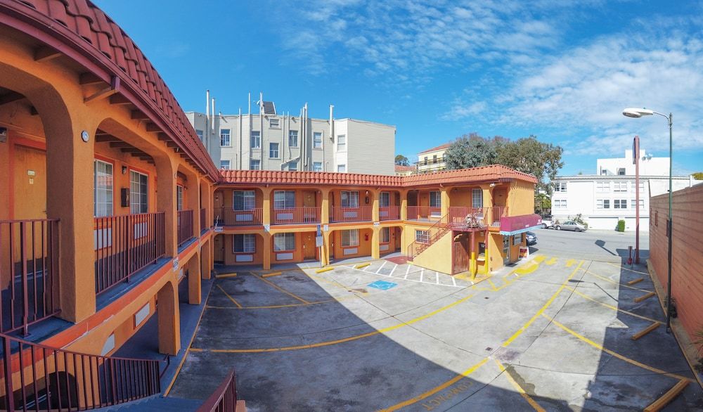 undefined Inn at Golden Gate 10