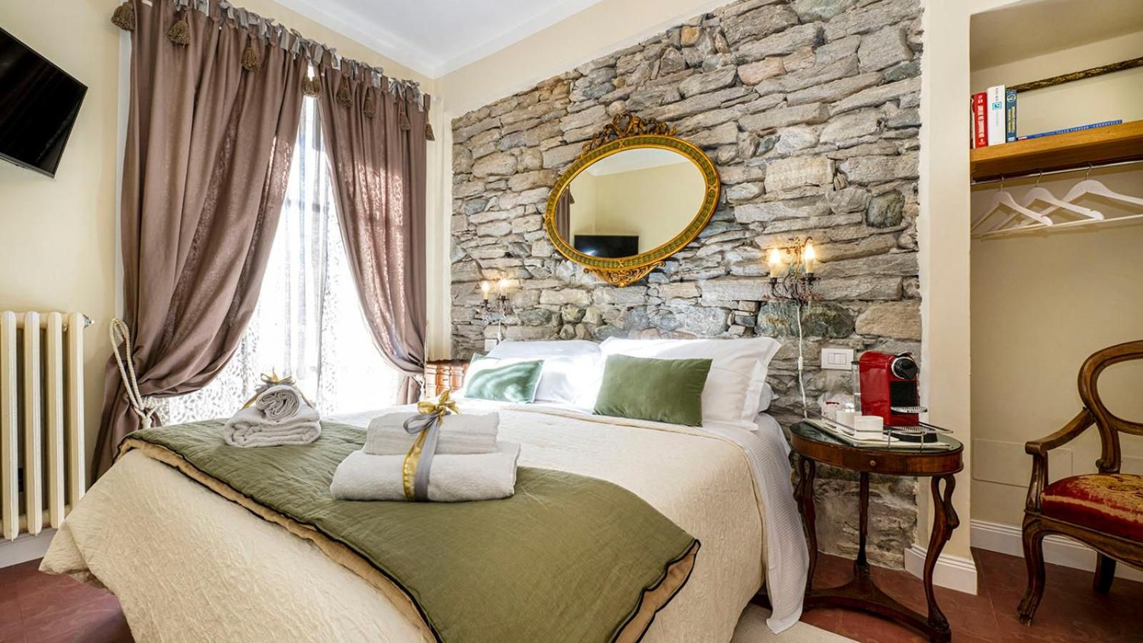 Superior Double Room with Balcony