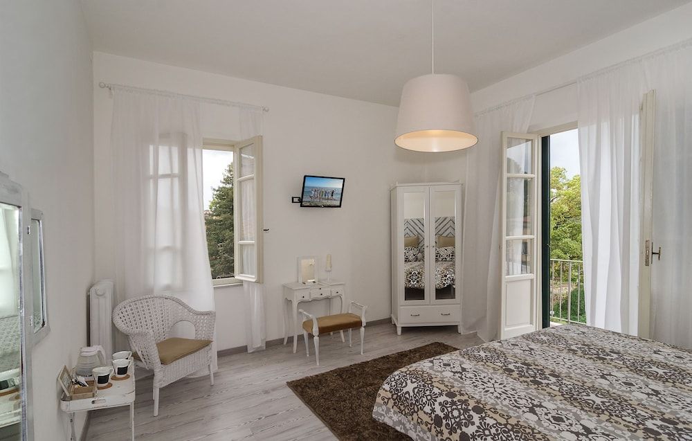 7 Rooms Double Room 24