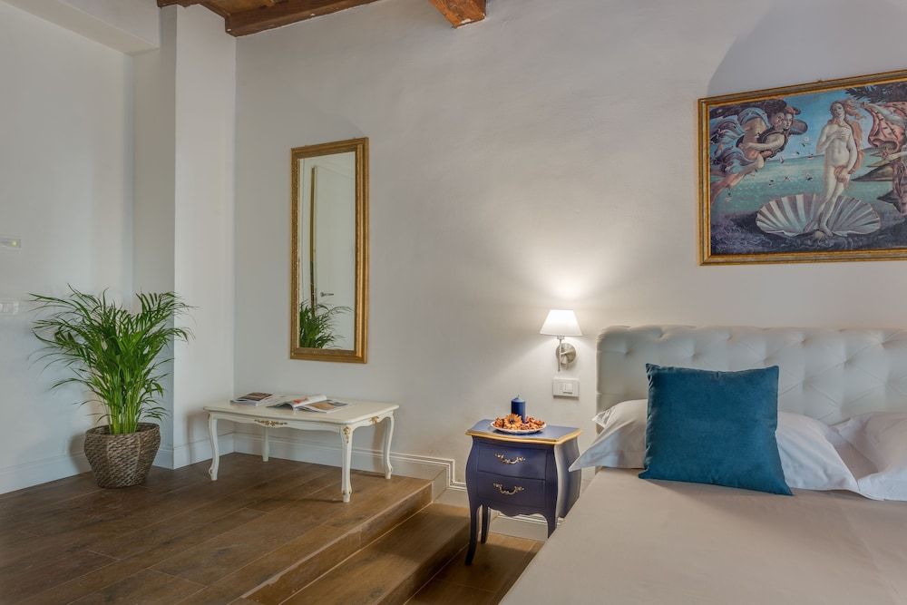 Residenza D'Epoca Sant Anna Deluxe Double Room 2