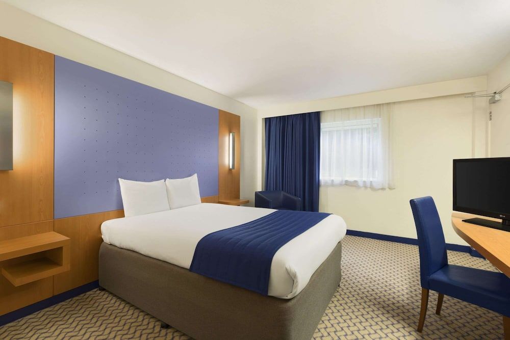 undefined Ramada by Wyndham London North M1 7