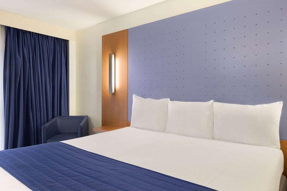 undefined Ramada by Wyndham London North M1 2